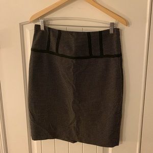 Ribbon-trimmed pencil skirt